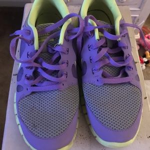 Excellent used Nike tennis shoes